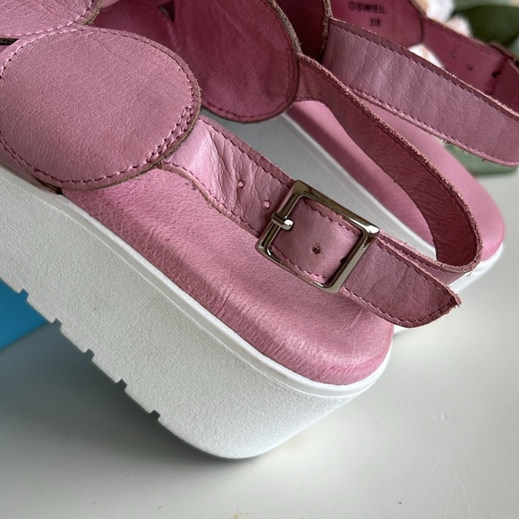 DJANGO & JULIETTE OSWEL Sandal in Pretty Pink - Picture 7 of 12